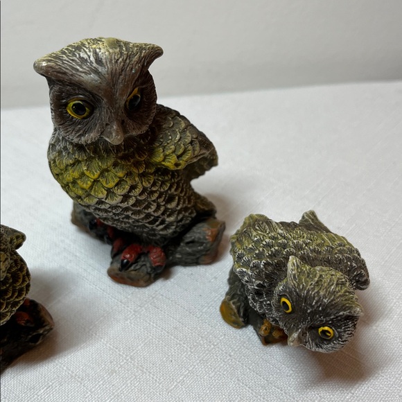Vintage Set of Four Owl Figurines - Picture 3 of 4